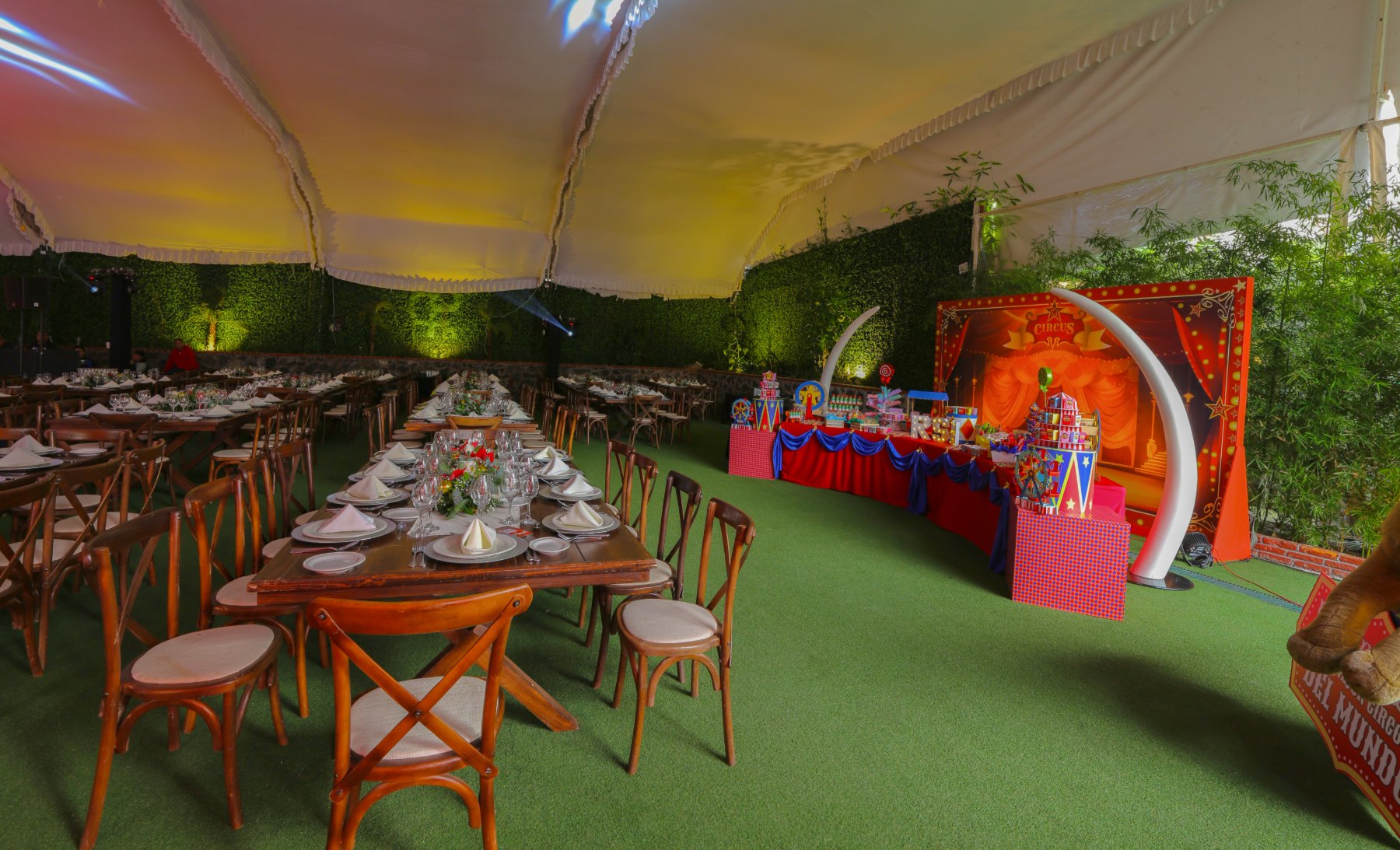 Salon completo ambientado de circo