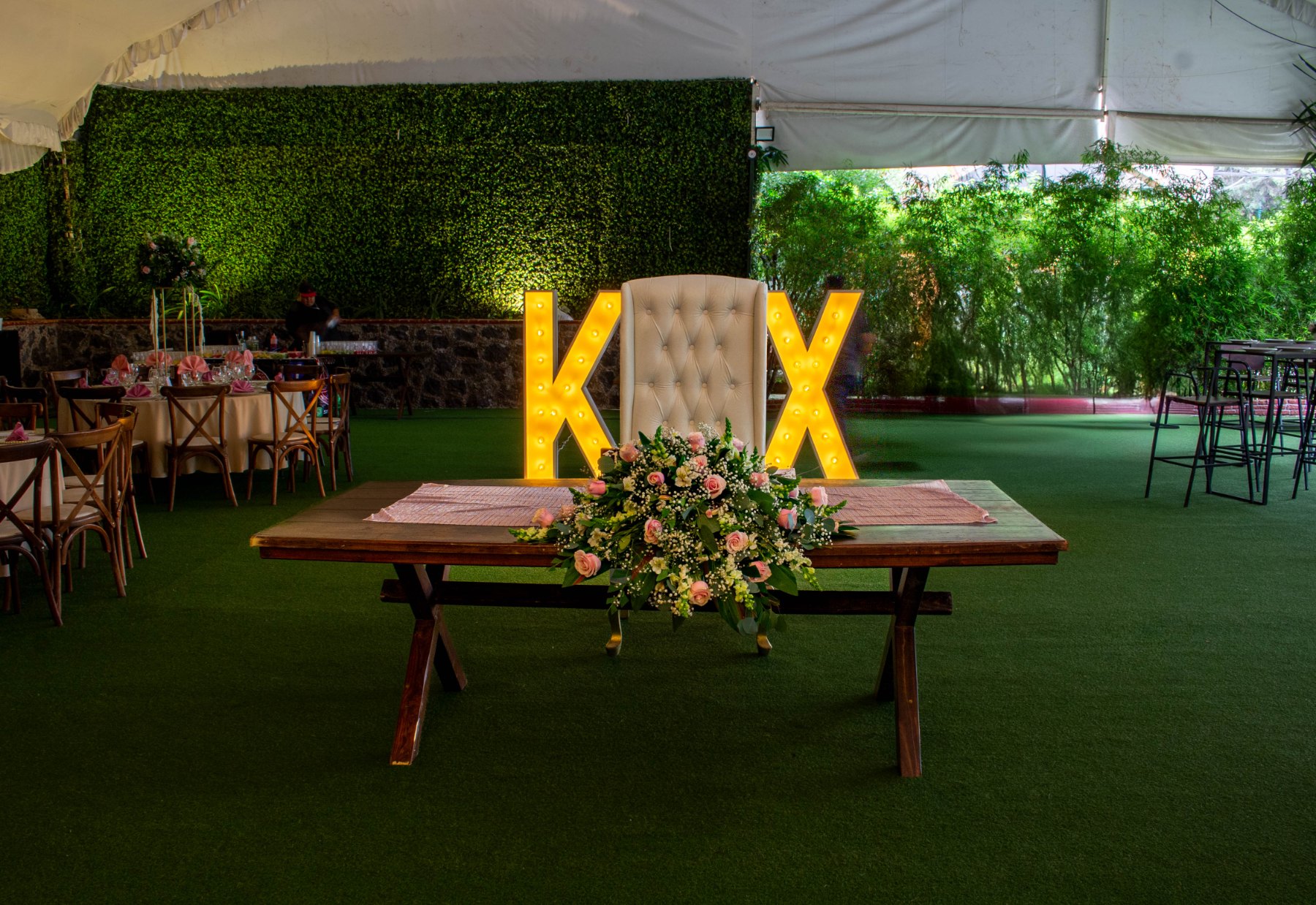 Decoración con listones para XV años