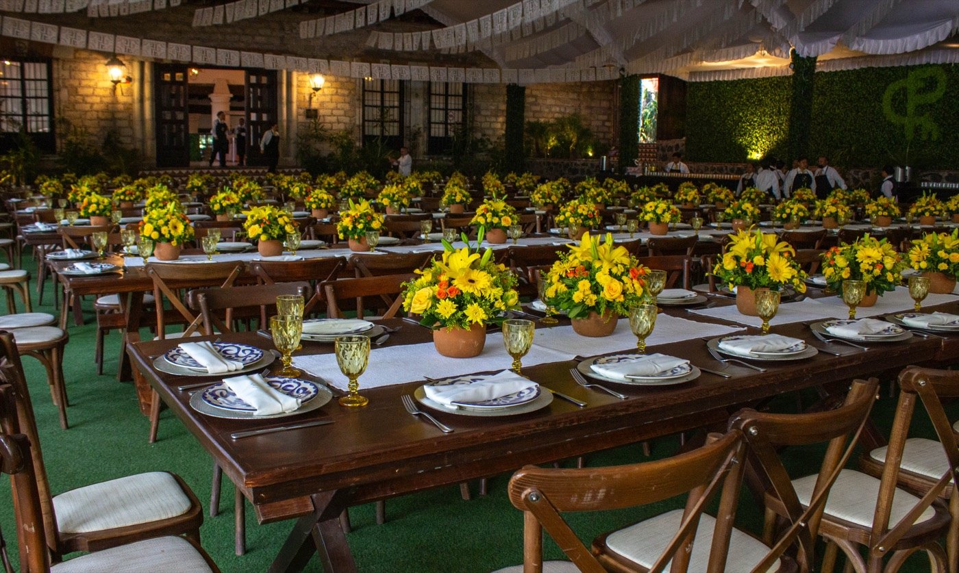 Detalle de arreglo floral amarillo